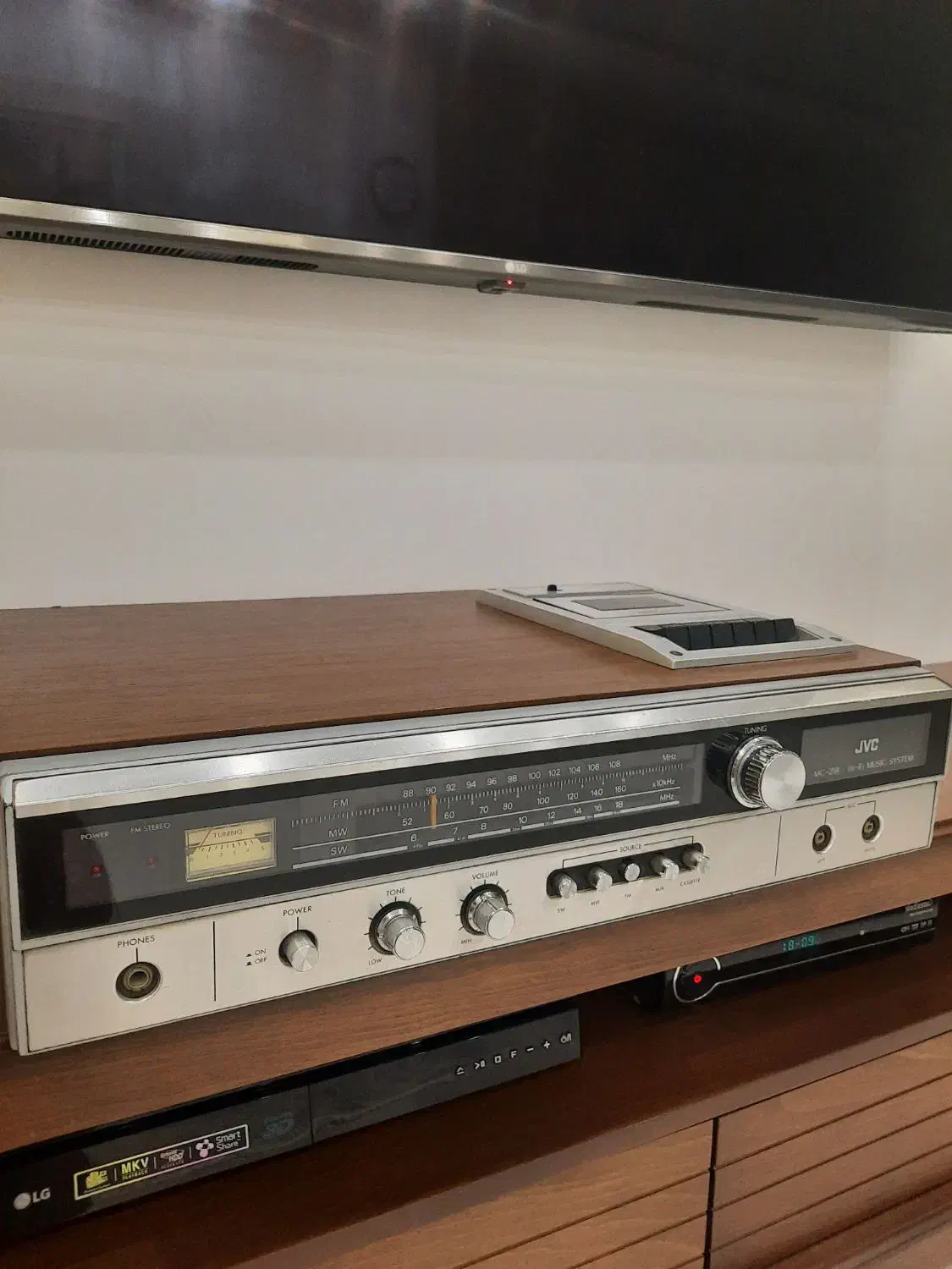 استریو رادیو و ضبط قدیمی JVC|سیستم صوتی خانگی|کرج, اتحاد|دیوار