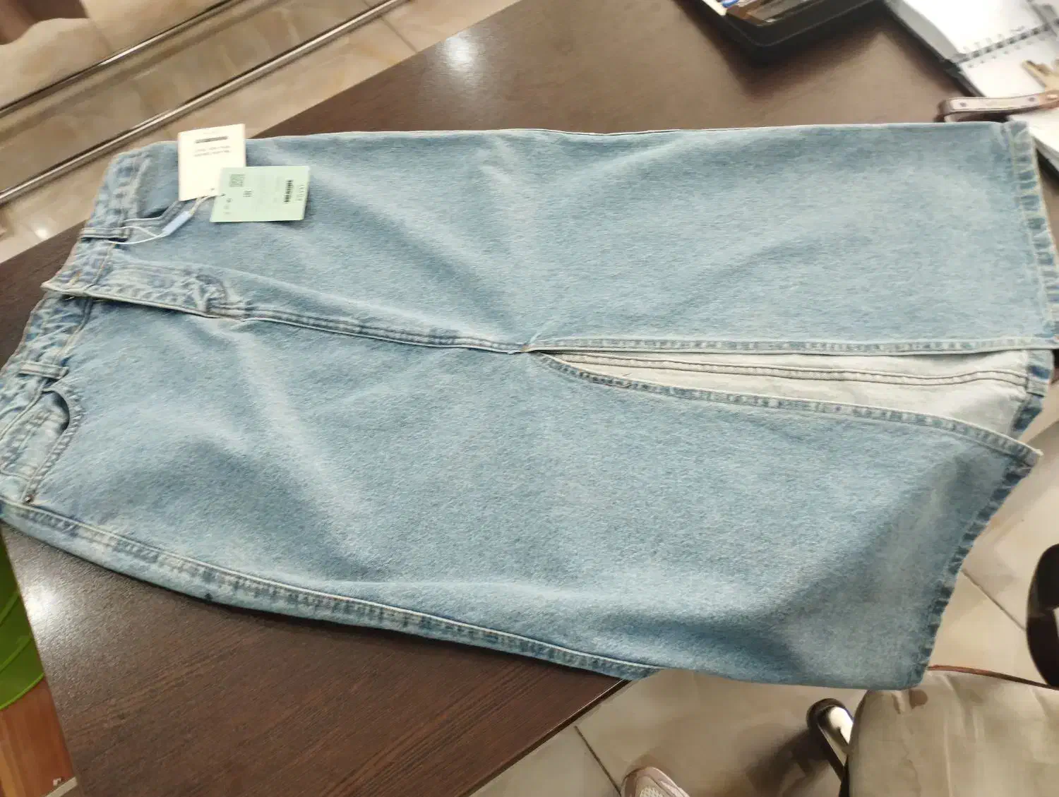 دامن لی|لباس|ایوان, |دیوار