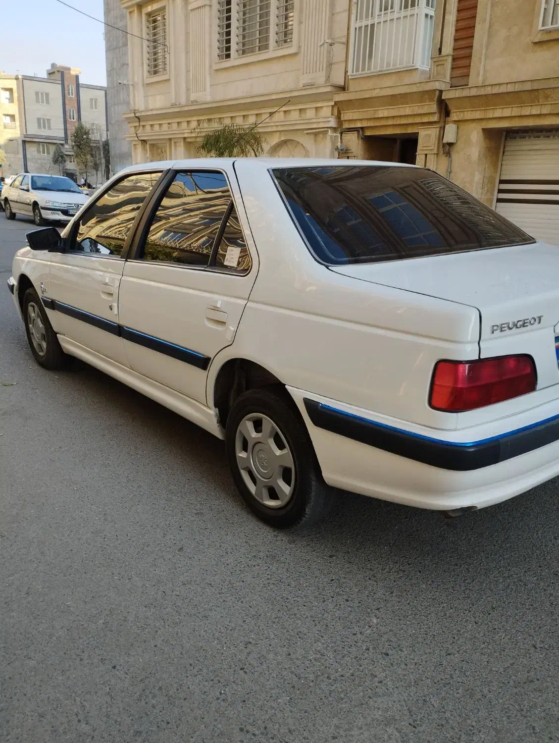 پژو پارس مدل 1401 سفید دریچه گازسیمی|خودرو سواری و وانت|تهران, باغ فیض|دیوار