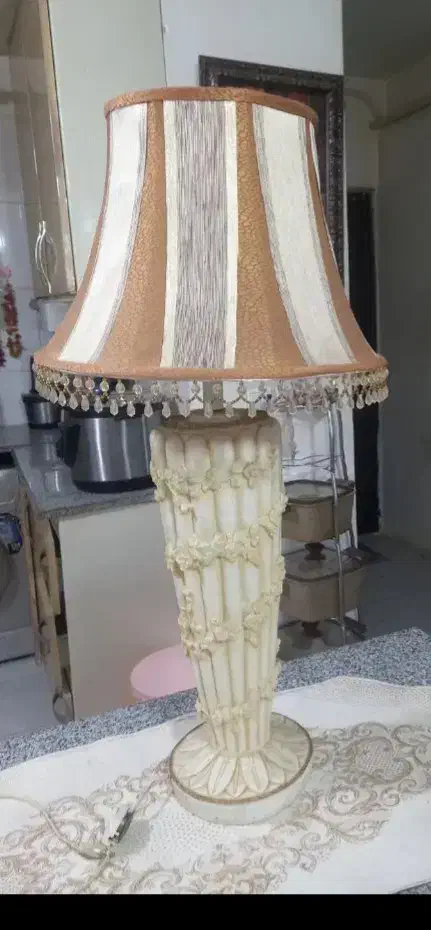 آباژور کنارسالنی بزرگ|چراغ خواب و آباژور|کرمانشاه, |دیوار