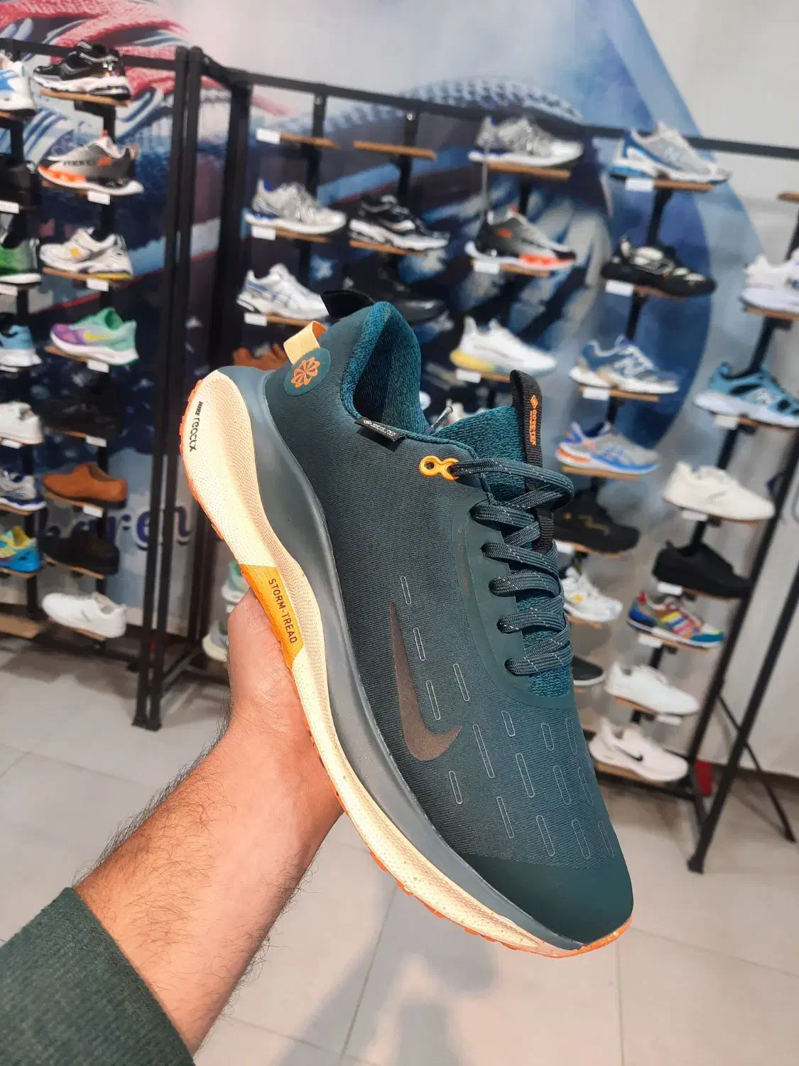 کتونی ویتنامی تک سایز|کیف، کفش، کمربند|زنجان, |دیوار