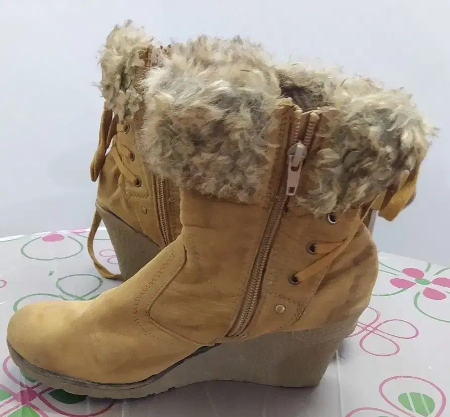 نیم بوت زنانه|کیف، کفش، کمربند|گرگان, |دیوار