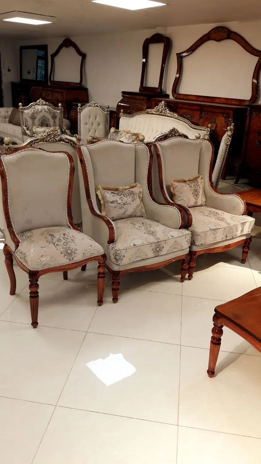 مبل کلاسیک نگار|مبلمان خانگی و میز عسلی|اردبیل, |دیوار