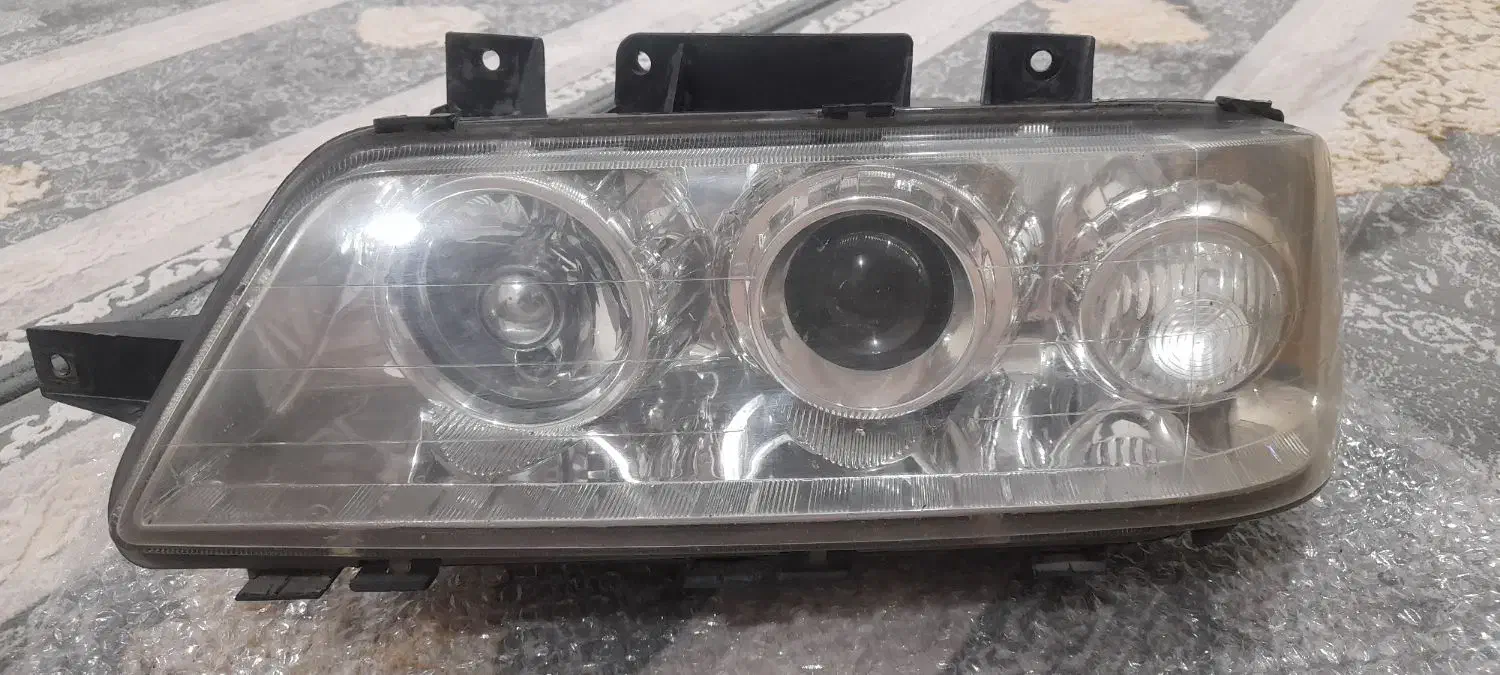 دو عدد چراغ ماشین ۴۰۵ SLX چراغ جلو و عقب|قطعات یدکی و لوازم جانبی|مسجد سلیمان, |دیوار