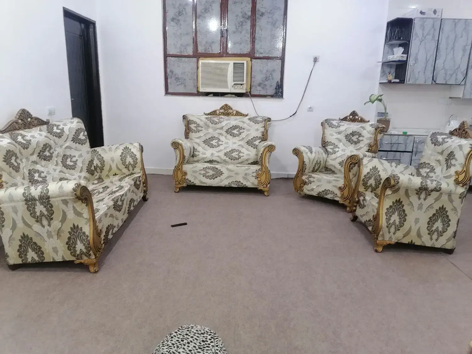 مبل سلطنتی ۷ نفره|مبلمان خانگی و میز عسلی|اهواز, فدک|دیوار
