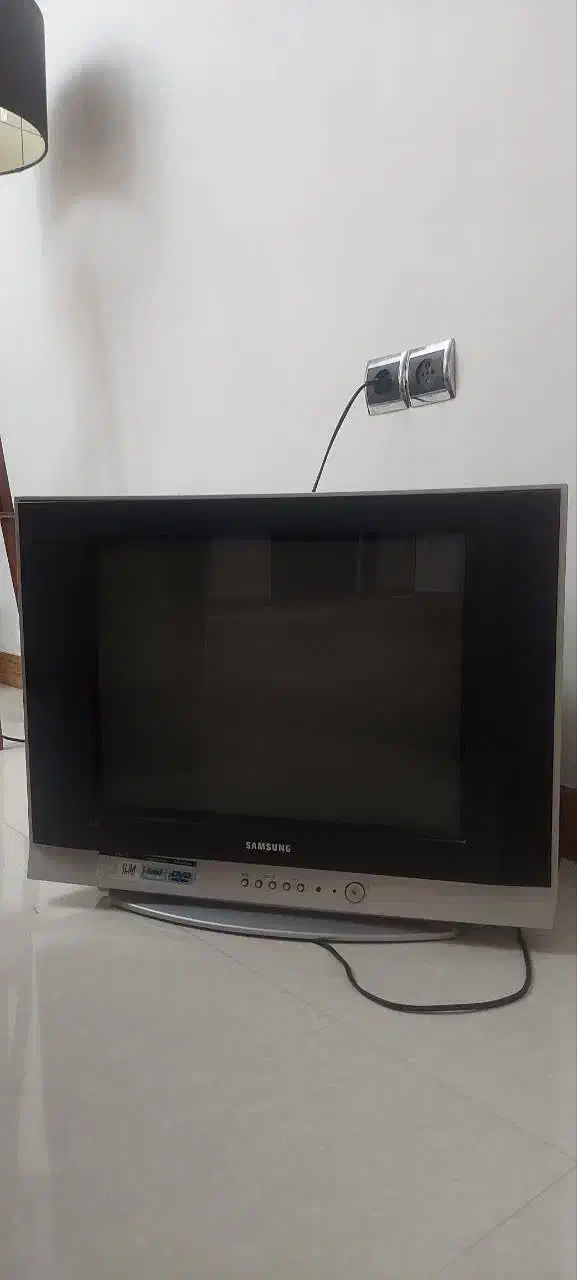 تلوزیون سامسونگ اصل کم کارکرد۲۱اینچ|تلویزیون و پروژکتور|رضوانشهر, |دیوار