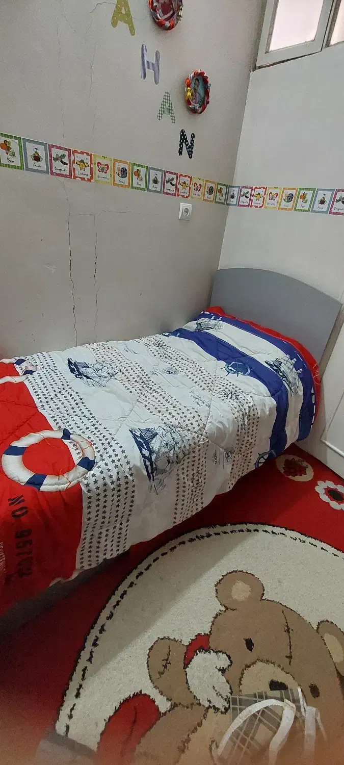 تخت و کمد کودک|تخت و سرویس خواب|مشهد, مشکینی (شهرک غرب)|دیوار