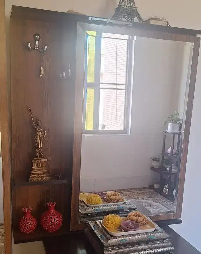 آینه ریلی|آینه|شیراز, دلگشا|دیوار