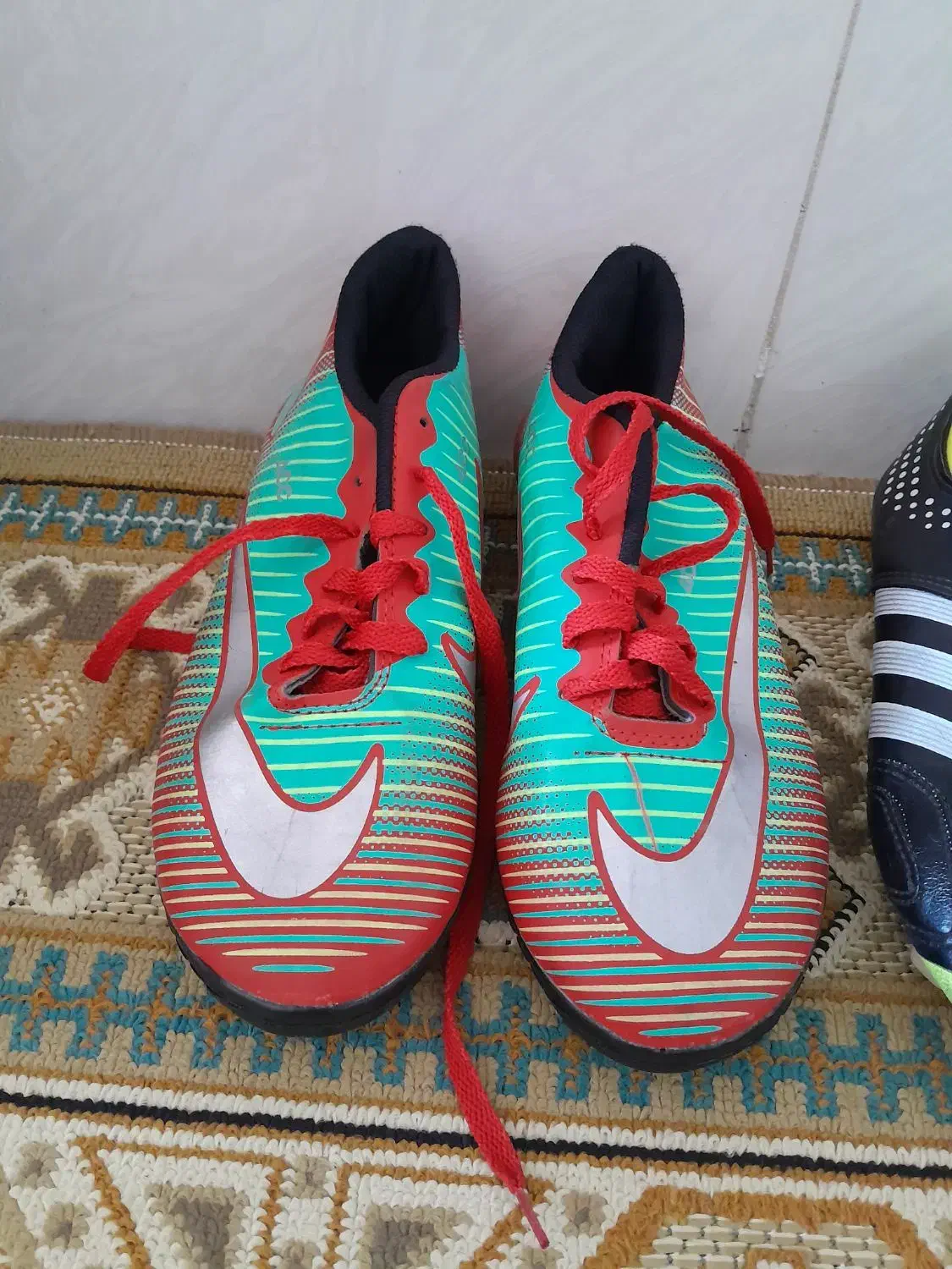 کفش فوتبالی|تجهیزات ورزشی|رامجین, |دیوار