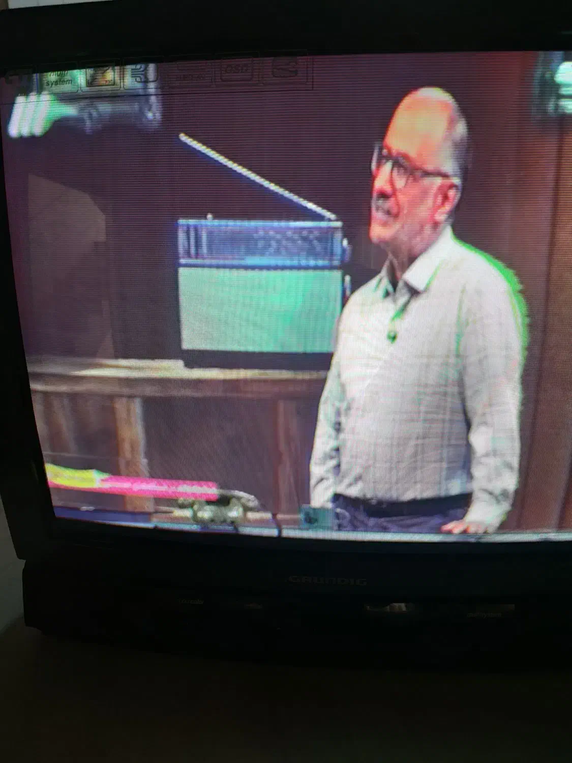 تلویزیون قدیمی۲۹ اینچ گروندیگ آلمانی اصل سالم تمیز|تلویزیون و پروژکتور|تهران, شهرک شریعتی|دیوار