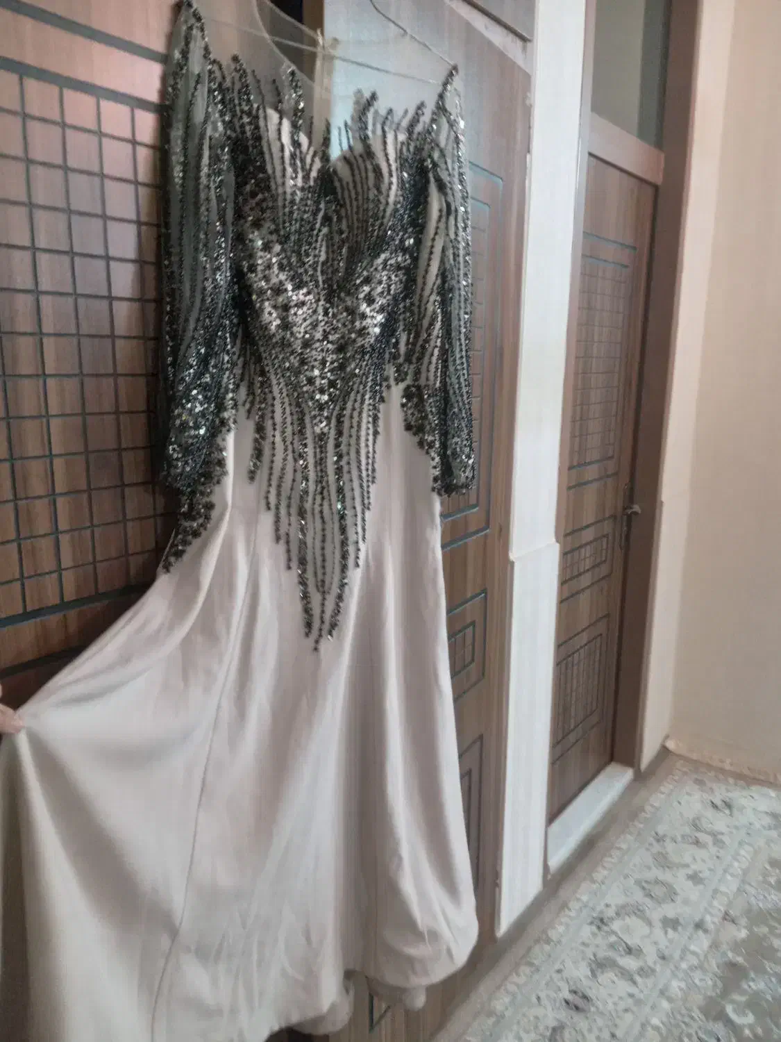 لباس مجلسی|لباس|قم, زینبیه|دیوار