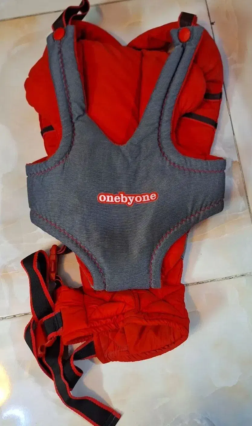 آغوشی نوزاد|کالسکه و لوازم جانبی|قیامدشت - خاورشهر, |دیوار