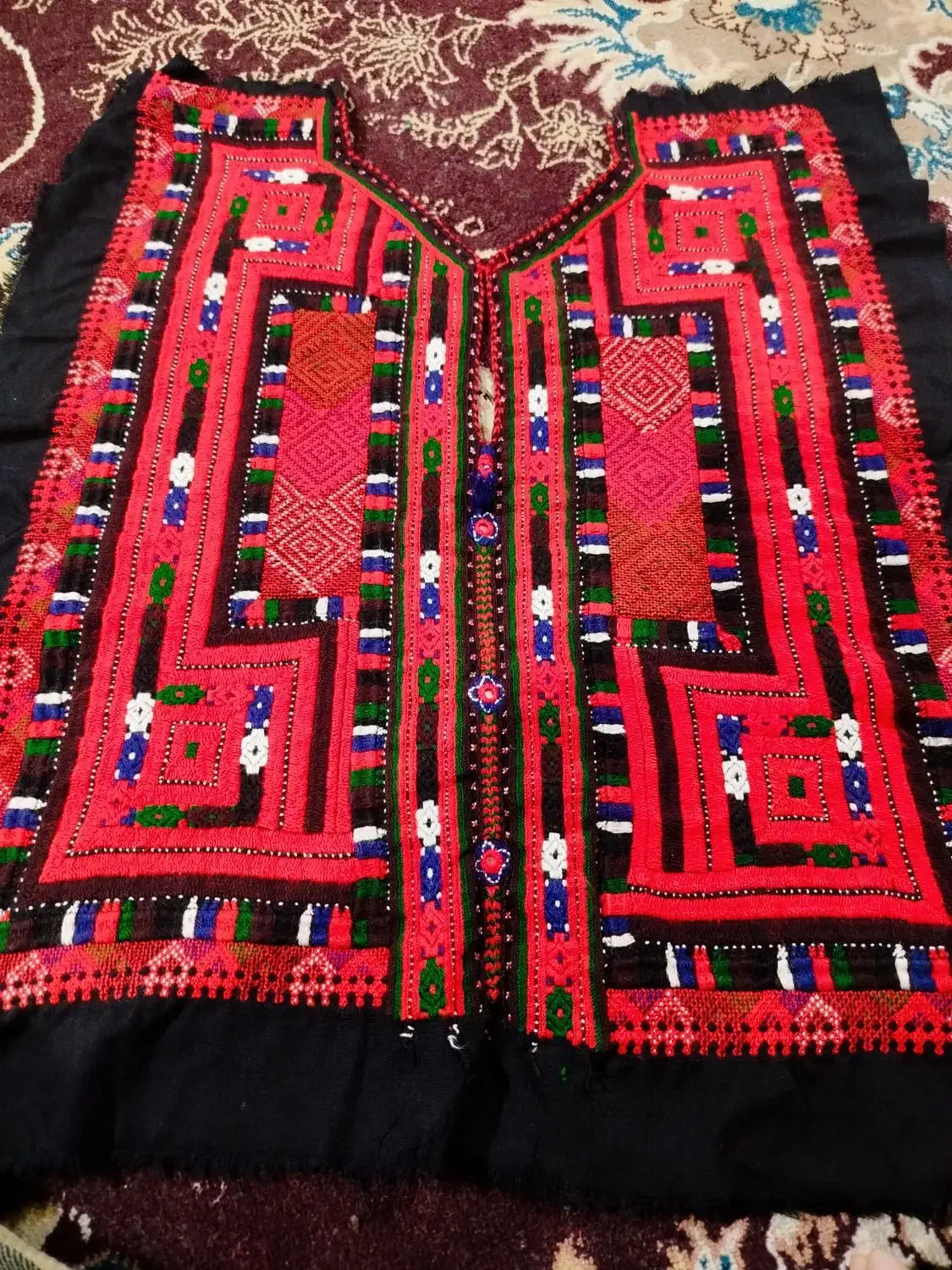 زیاستین|لباس|سراوان, |دیوار