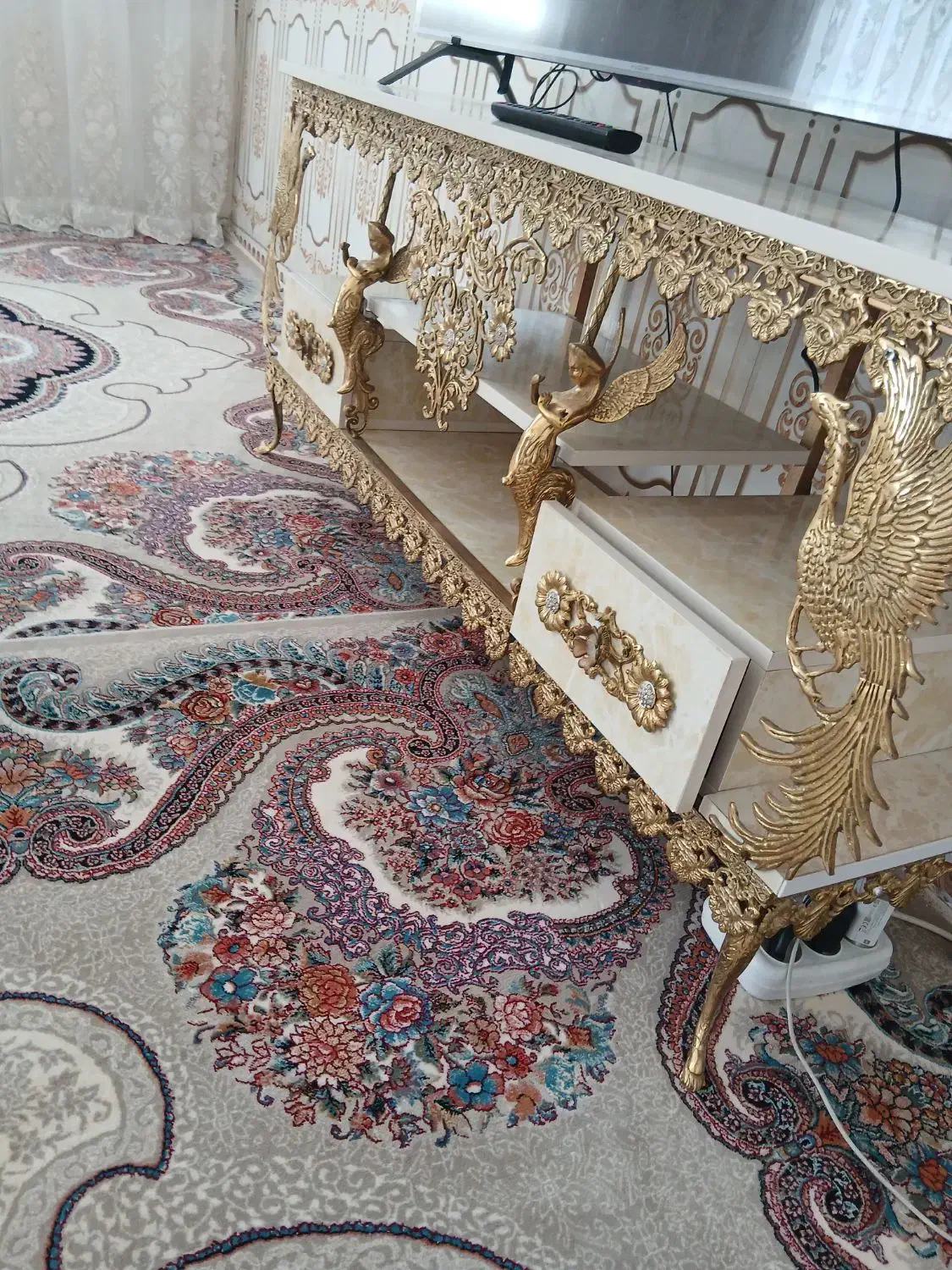 زیر تلویزیون برنج|میز تلویزیون|بروجرد, |دیوار