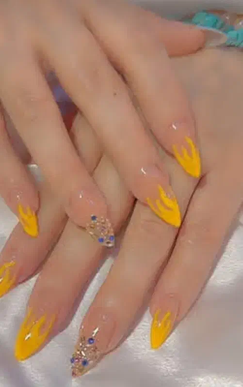 کاشت ناخن تخفیف|خدمات آرایشگری و زیبایی|نیشابور, هفده شهریور|دیوار