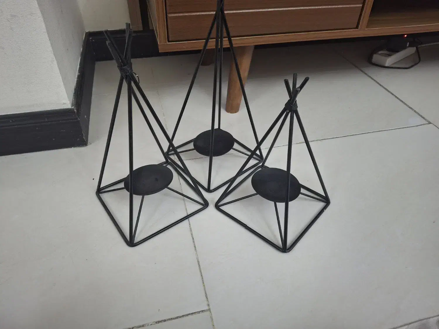 کنار سالنی|مجسمه، تندیس، ماکت|قدس, شهر‌قدس|دیوار