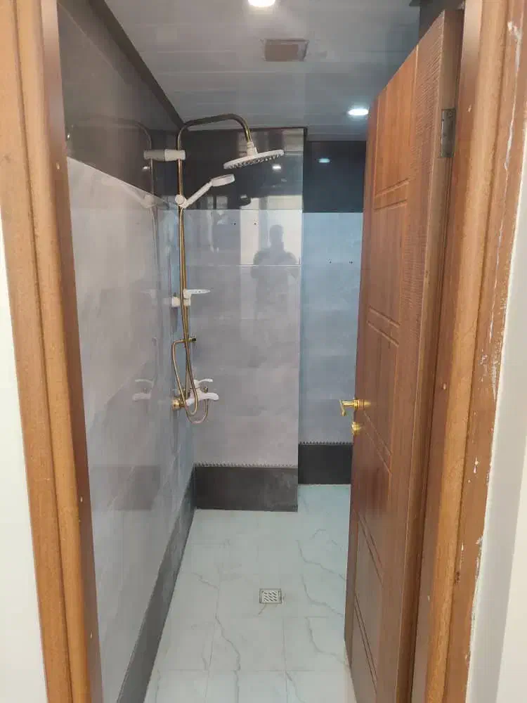 ۱۰۵متر نوساز فول امکانات سالن پرده خور