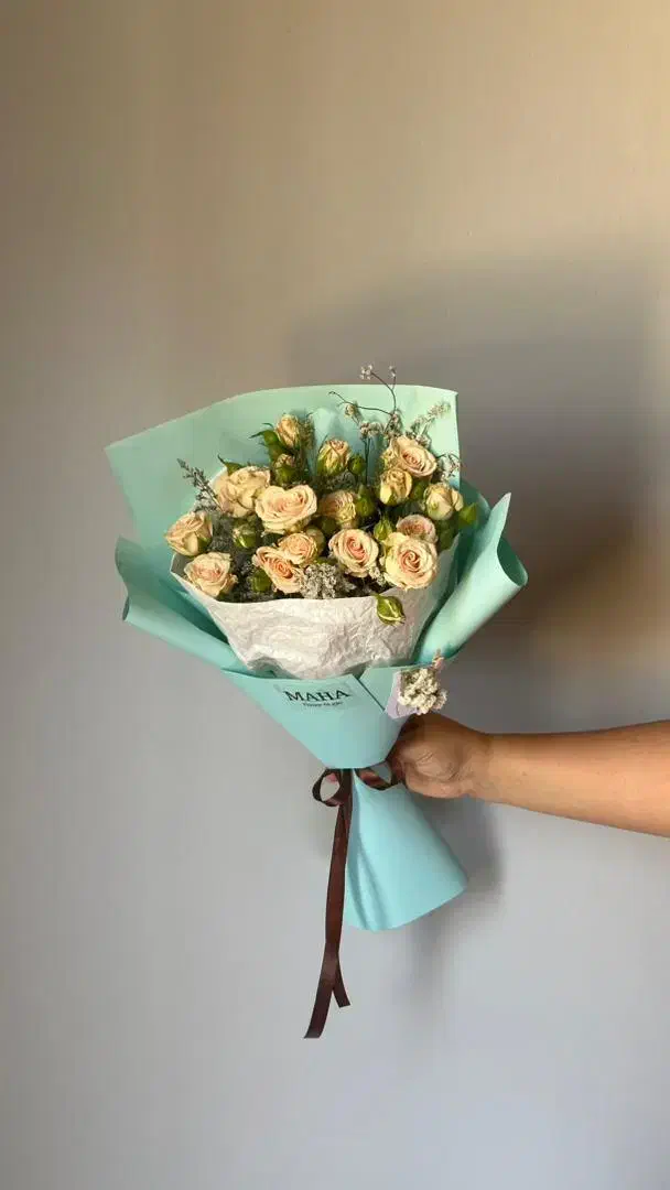 گل های اماده در ویترین|گل و گیاه طبیعی|خرمشهر, |دیوار