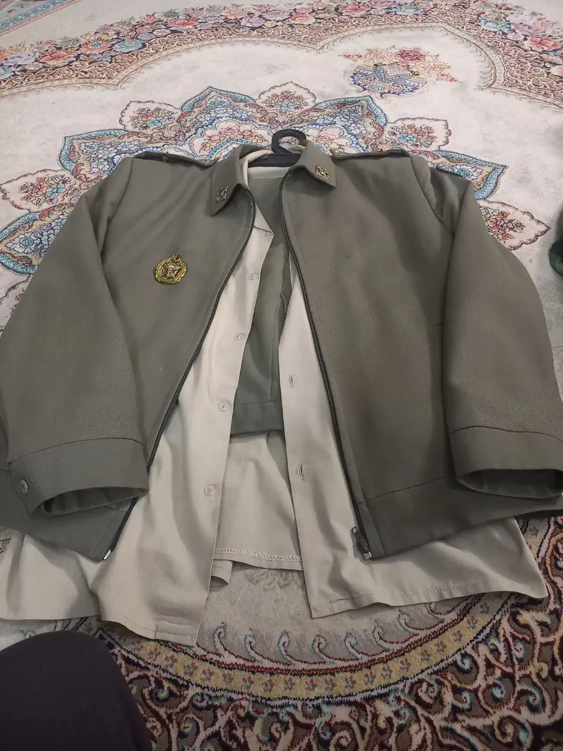 لباس نظامی|لباس|تربت‌حیدریه, شهرک ولیعصر|دیوار