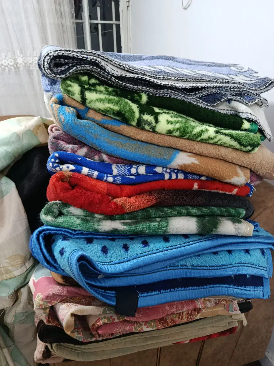 تعدادی پتو به فروش میرسد|رختخواب، بالش، پتو|محمدشهر, محمدشهر|دیوار