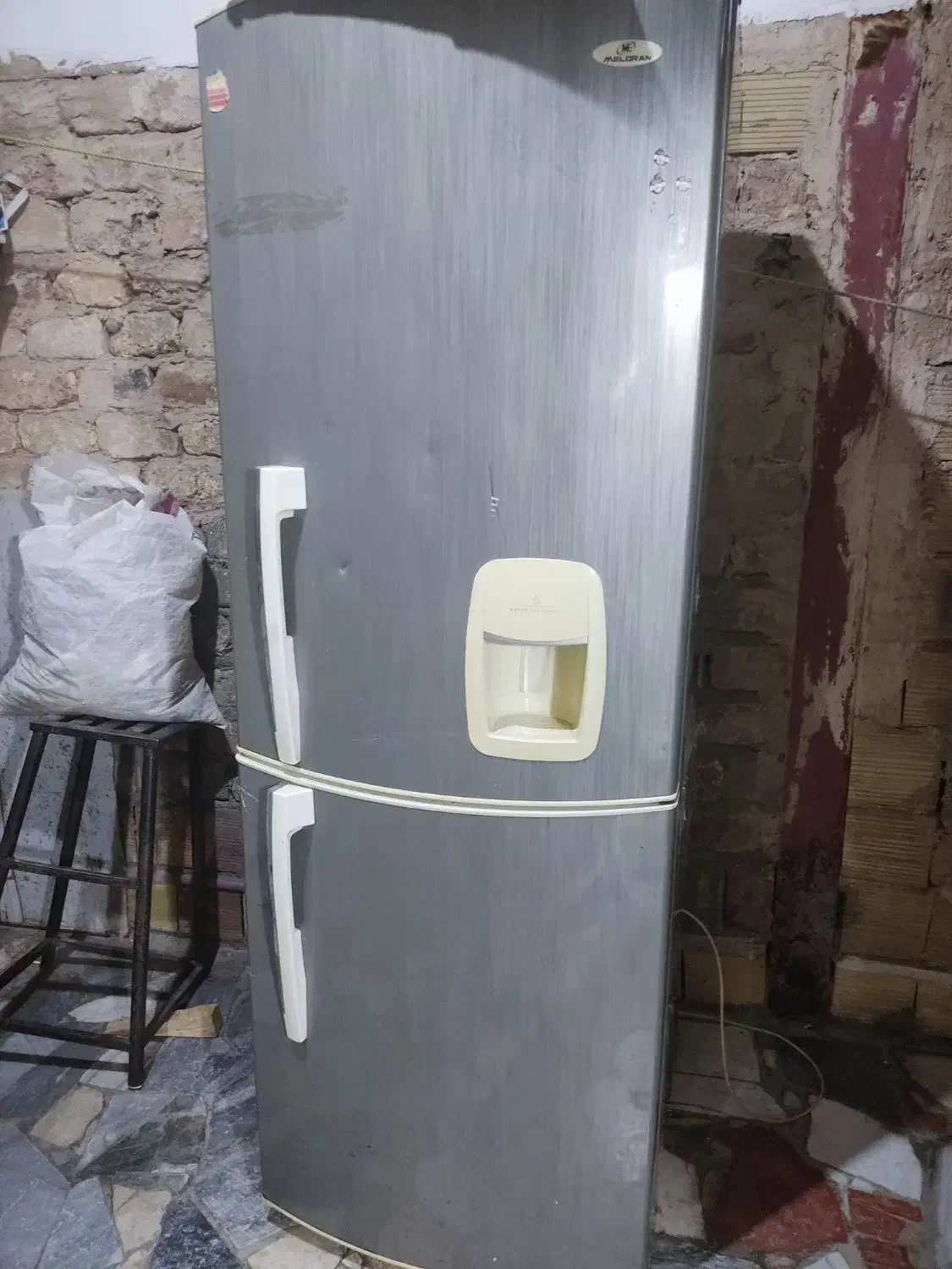 یخچال|یخچال و فریزر|قم, قلعه یزدیها|دیوار