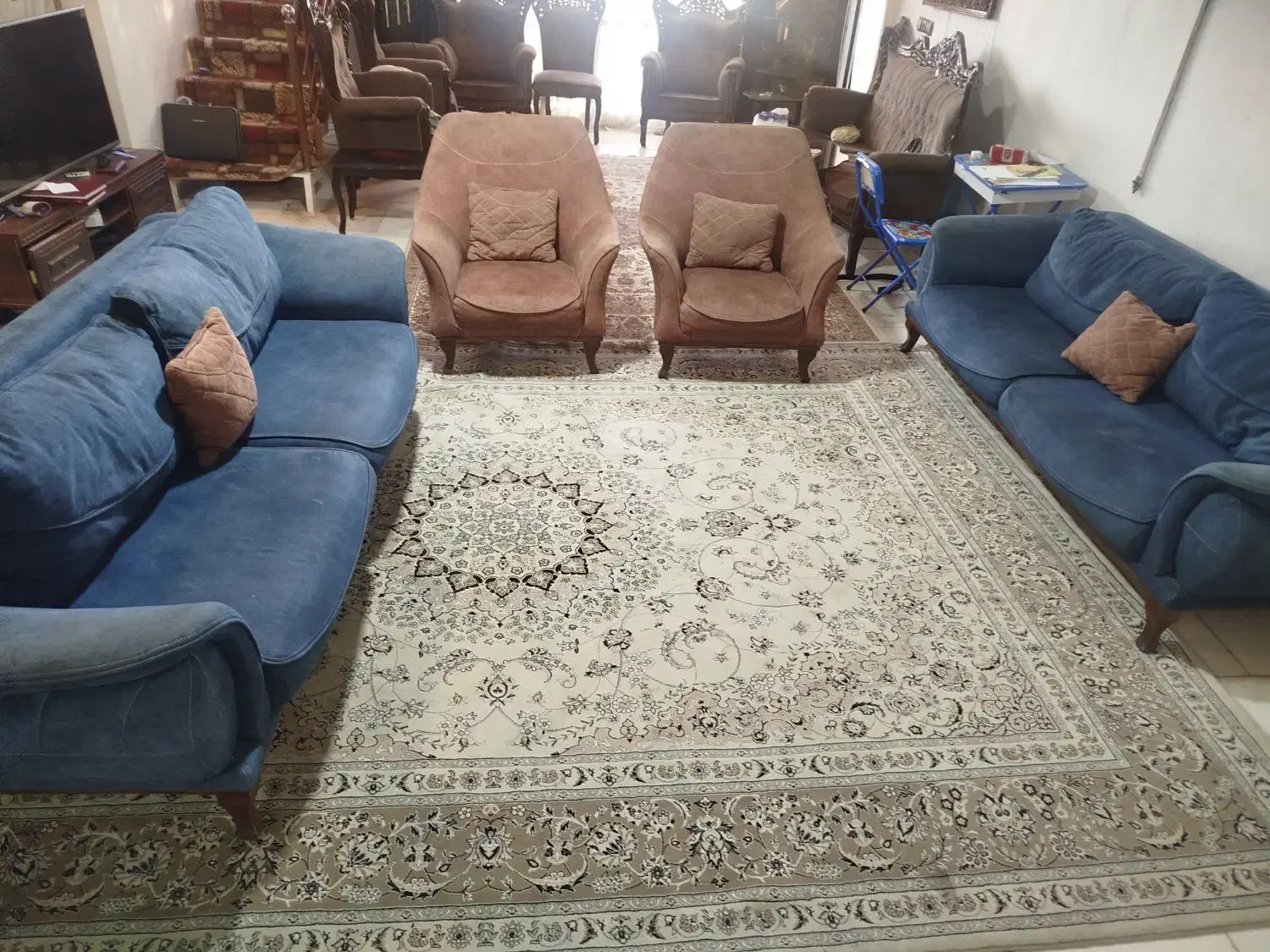 فروش فوری مبل ۸نفره با رنگ جذاب و قیمت استثنائی|مبلمان خانگی و میز عسلی|شاهینشهر, طالقانی|دیوار