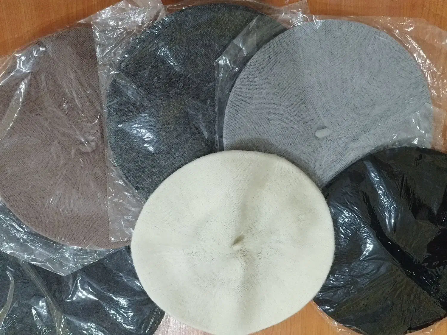 کلاه / جوراب|لباس|اهواز, سپیدار|دیوار