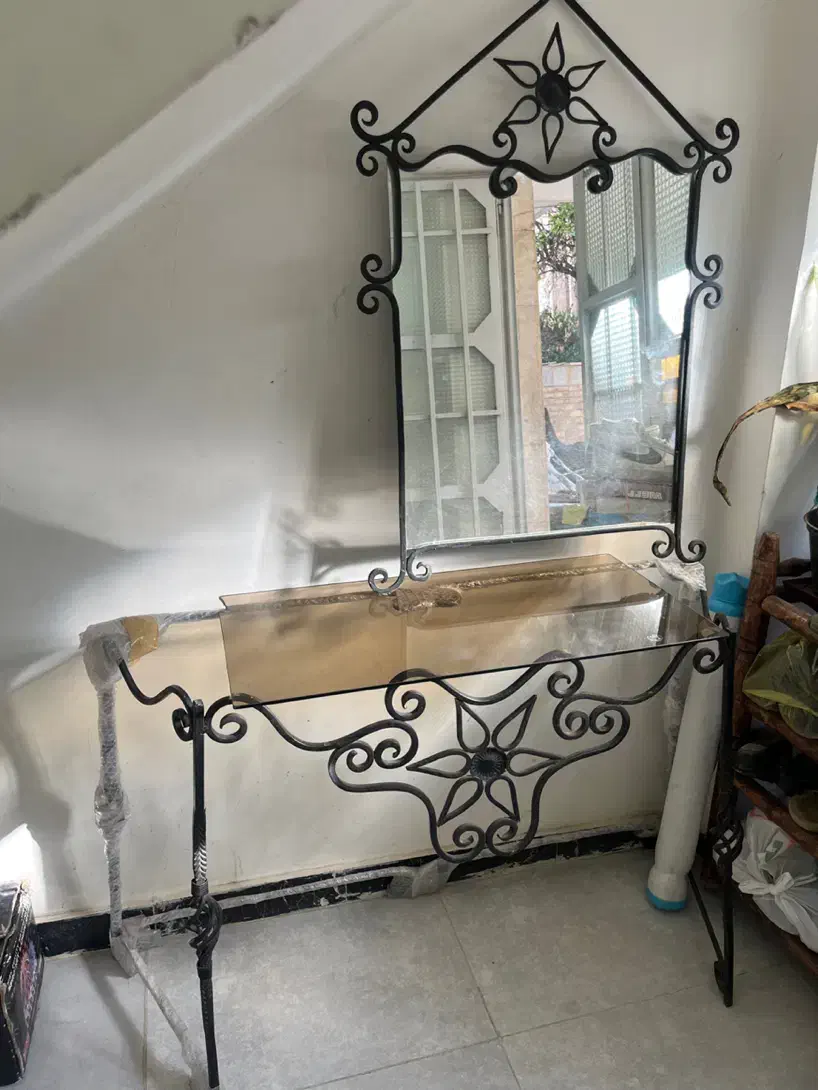 میز آرایشی|میز و صندلی غذاخوری|شیراز, بعثت|دیوار