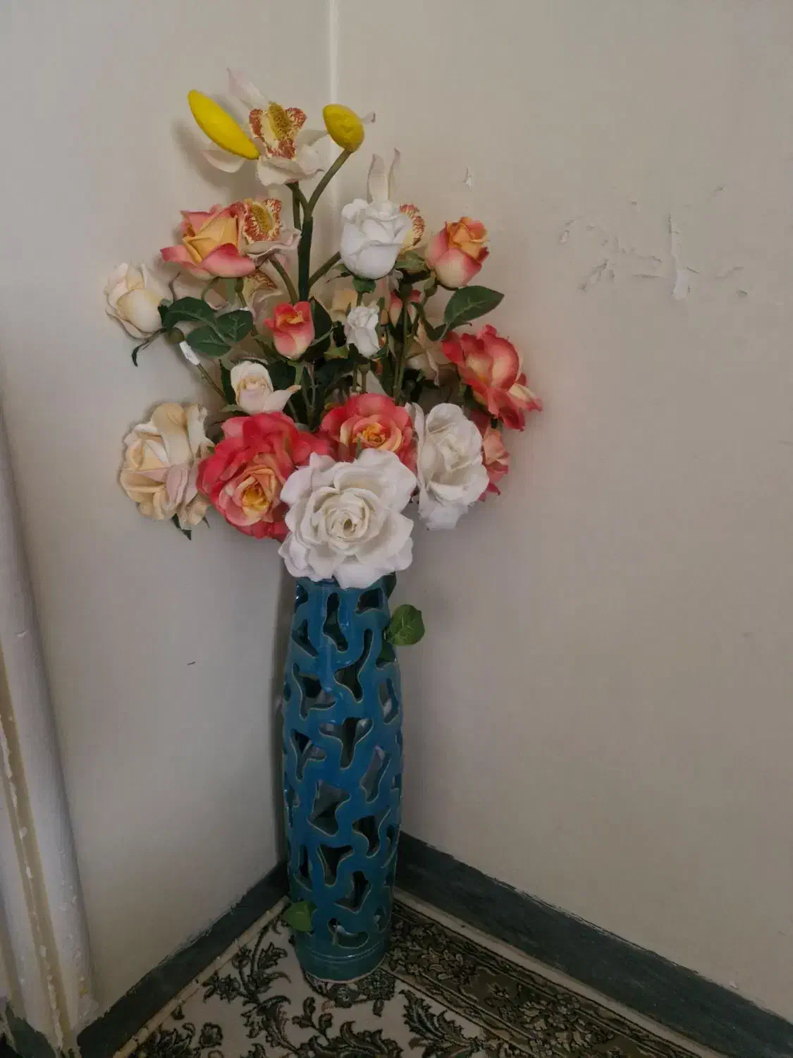 گل و گلدان سرامیکی سالم|گل مصنوعی|همدان, |دیوار