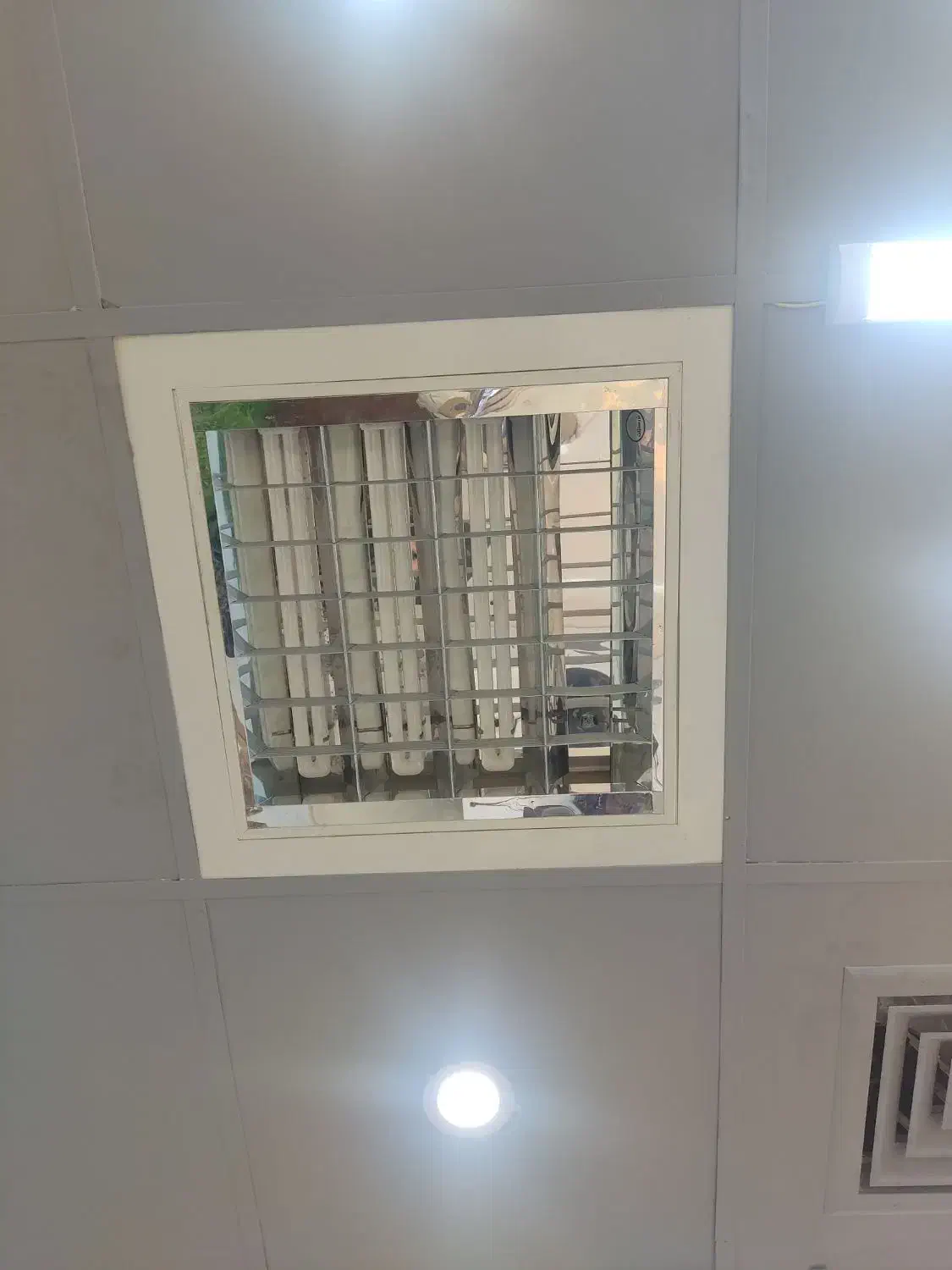 پنل سقفی مهتابی تایل توکار|لامپ و چراغ|مشهد, ولیعصر (شهرک غرب)|دیوار