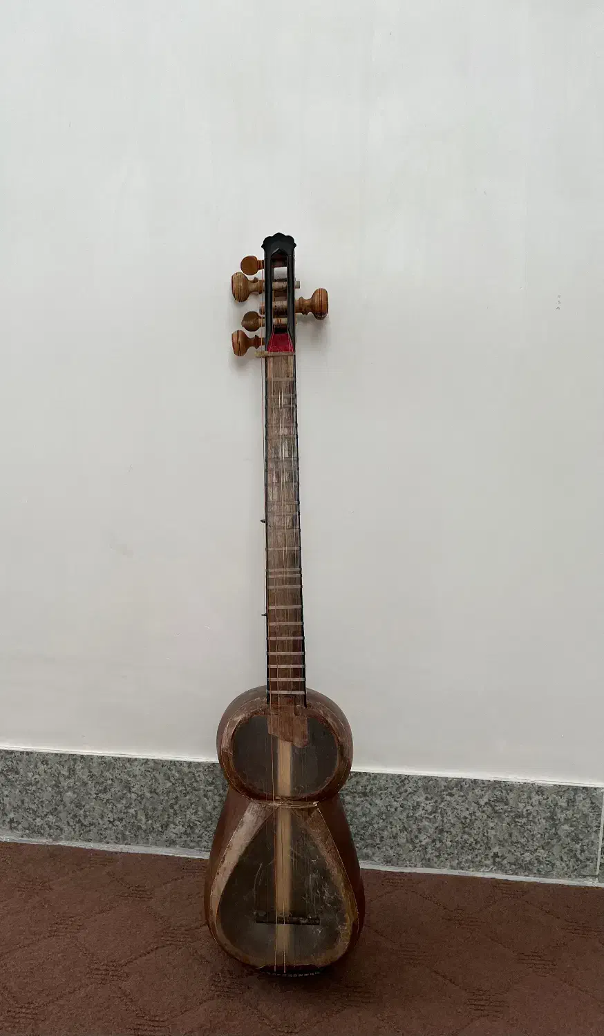 تار آذربایجانی|سازهای سنتی|مشگین شهر, |دیوار