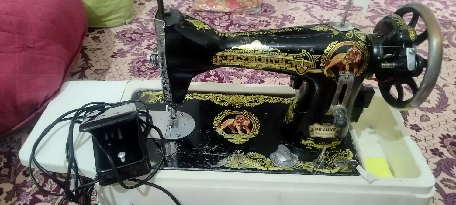 چرخ خیاطی انتیک|کلکسیون اشیاء عتیقه|دماوند, گیلاوند|دیوار