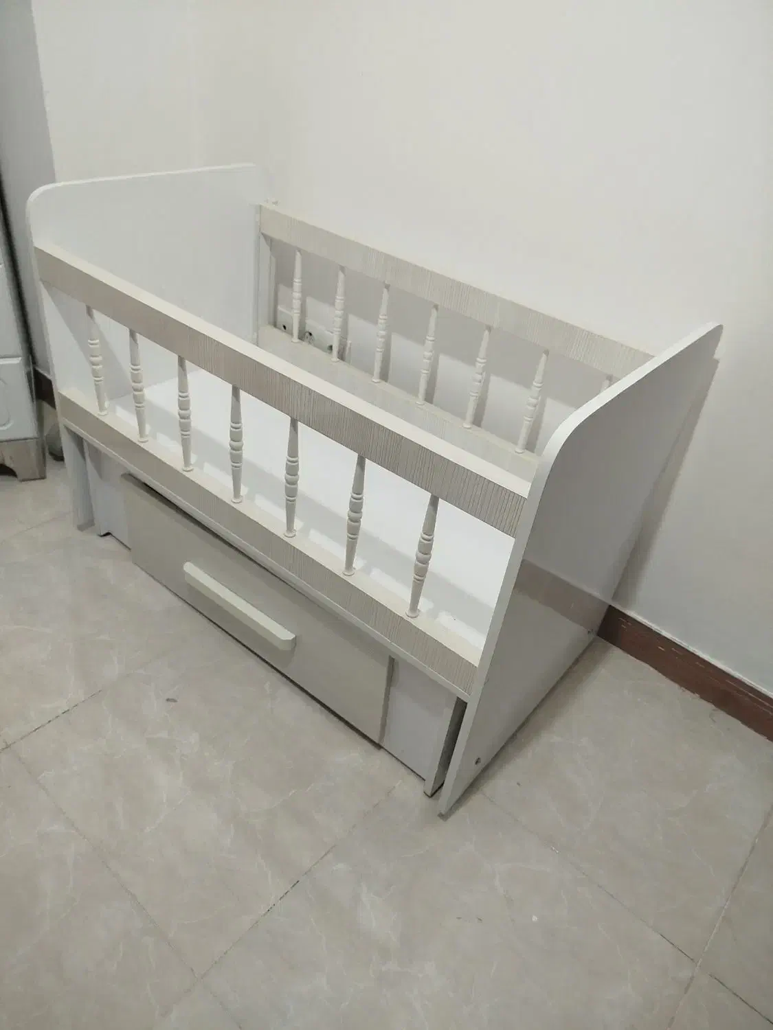 تخت کودک و نوزاد|اسباب و اثاث بچه|زنجان, |دیوار