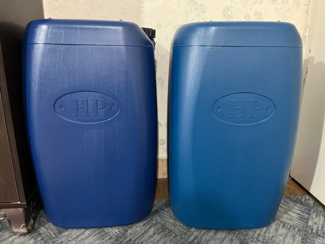 گالن ۷۰ لیتری ابی و سفید|عمدهفروشی|کنارک, |دیوار