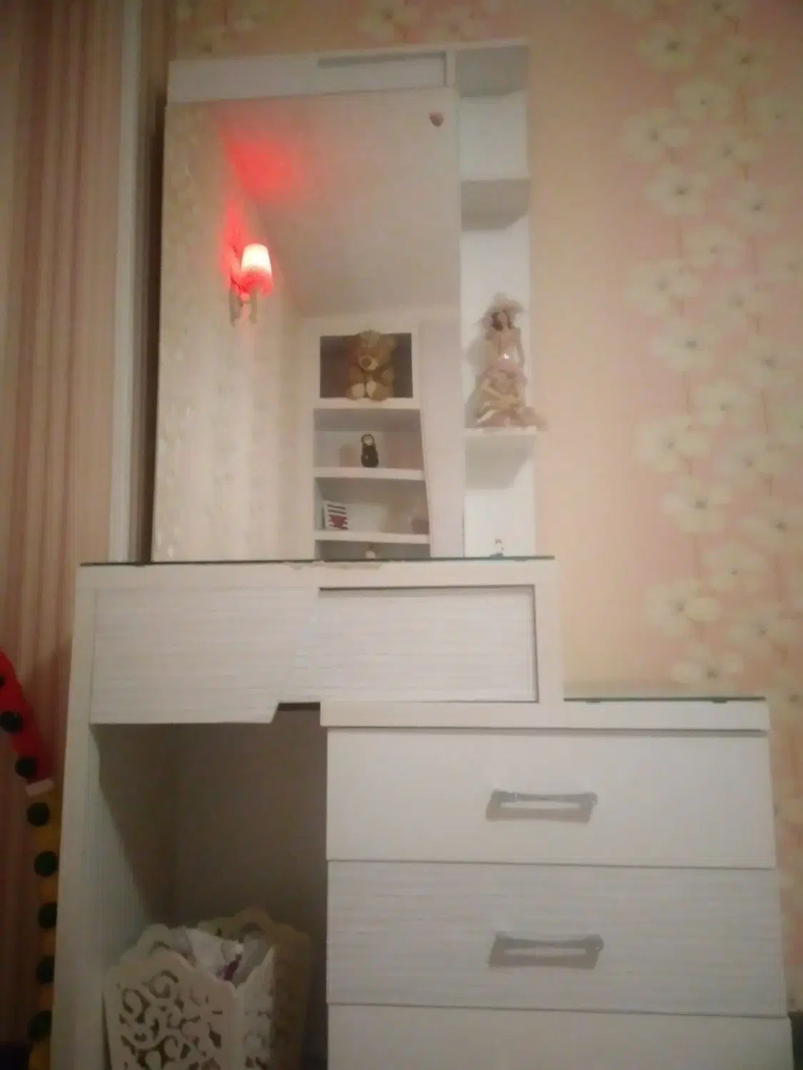 تخت و تشک و میز ارایش یک نفره|تخت و سرویس خواب|برخوار, |دیوار