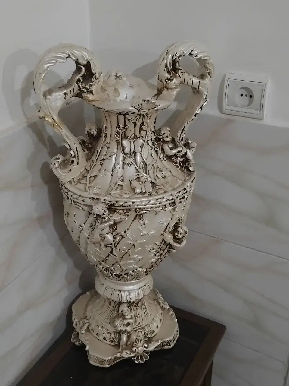 گلدان پلی استر|مجسمه، تندیس، ماکت|هشتگرد, هشتگرد قدیم|دیوار