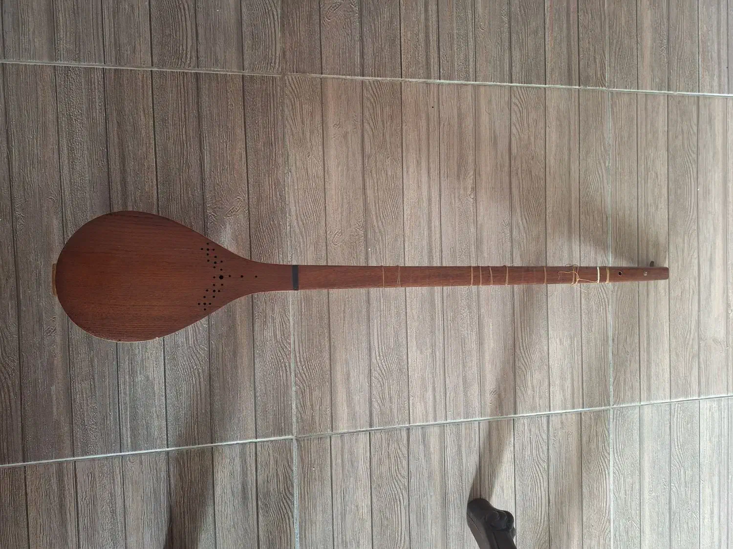 سه تار|سازهای سنتی|رشت, پل تالشان|دیوار