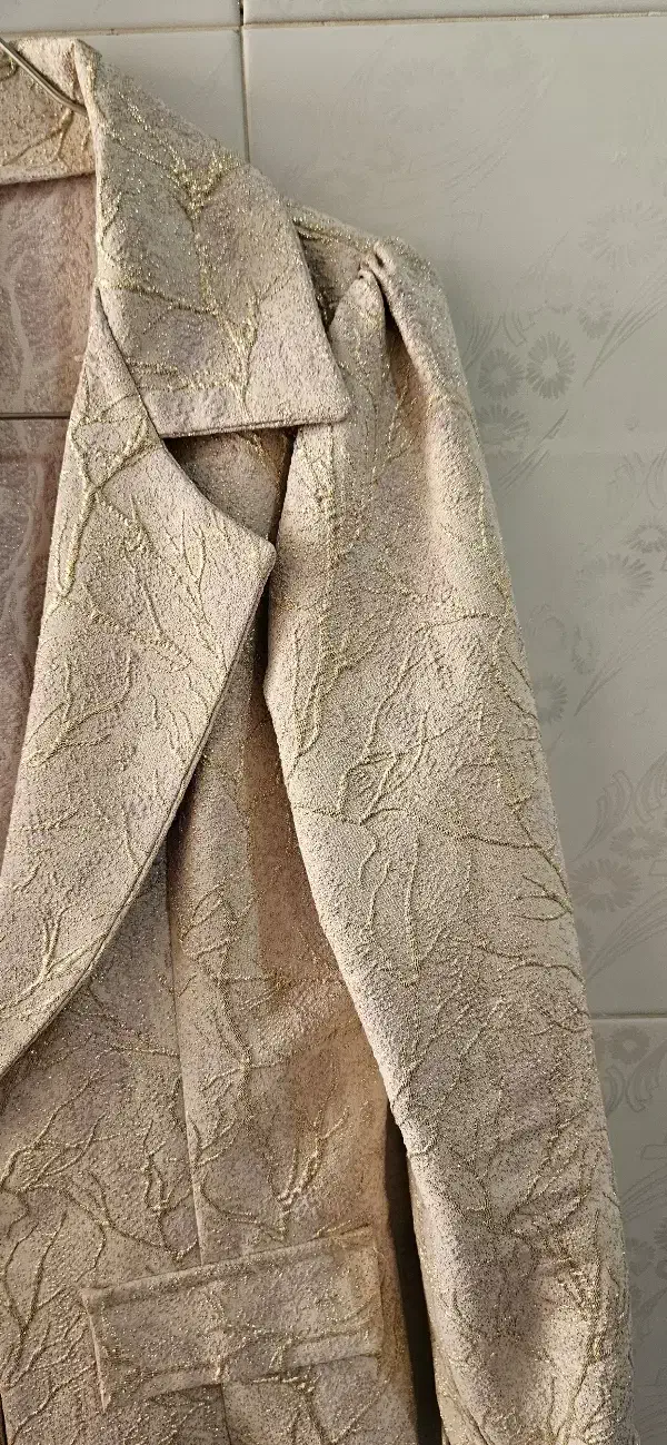 مانتو|لباس|قم, شهر قائم|دیوار