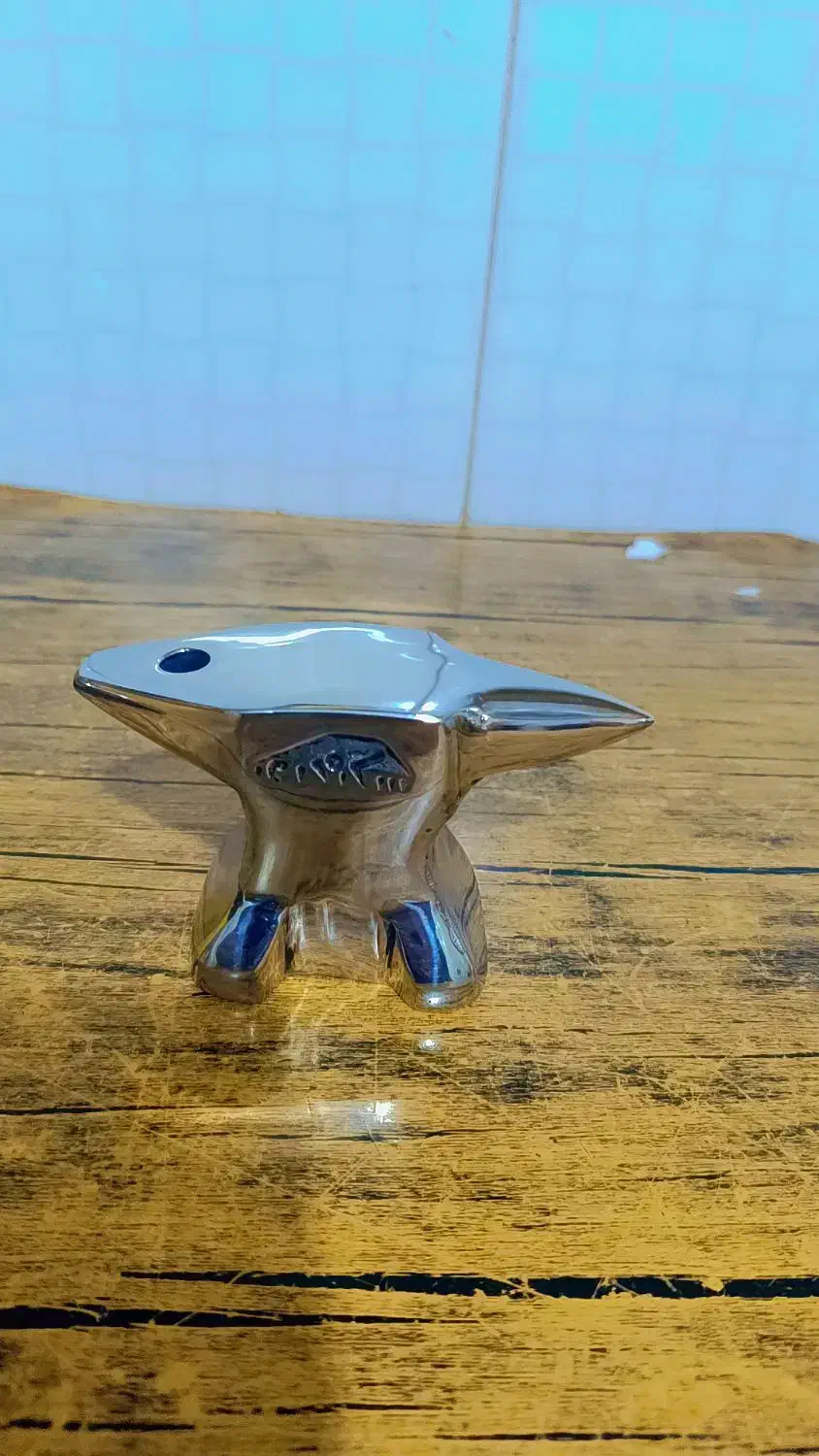 سندان فولادی|ابزارآلات|تربتحیدریه, ترمینال|دیوار