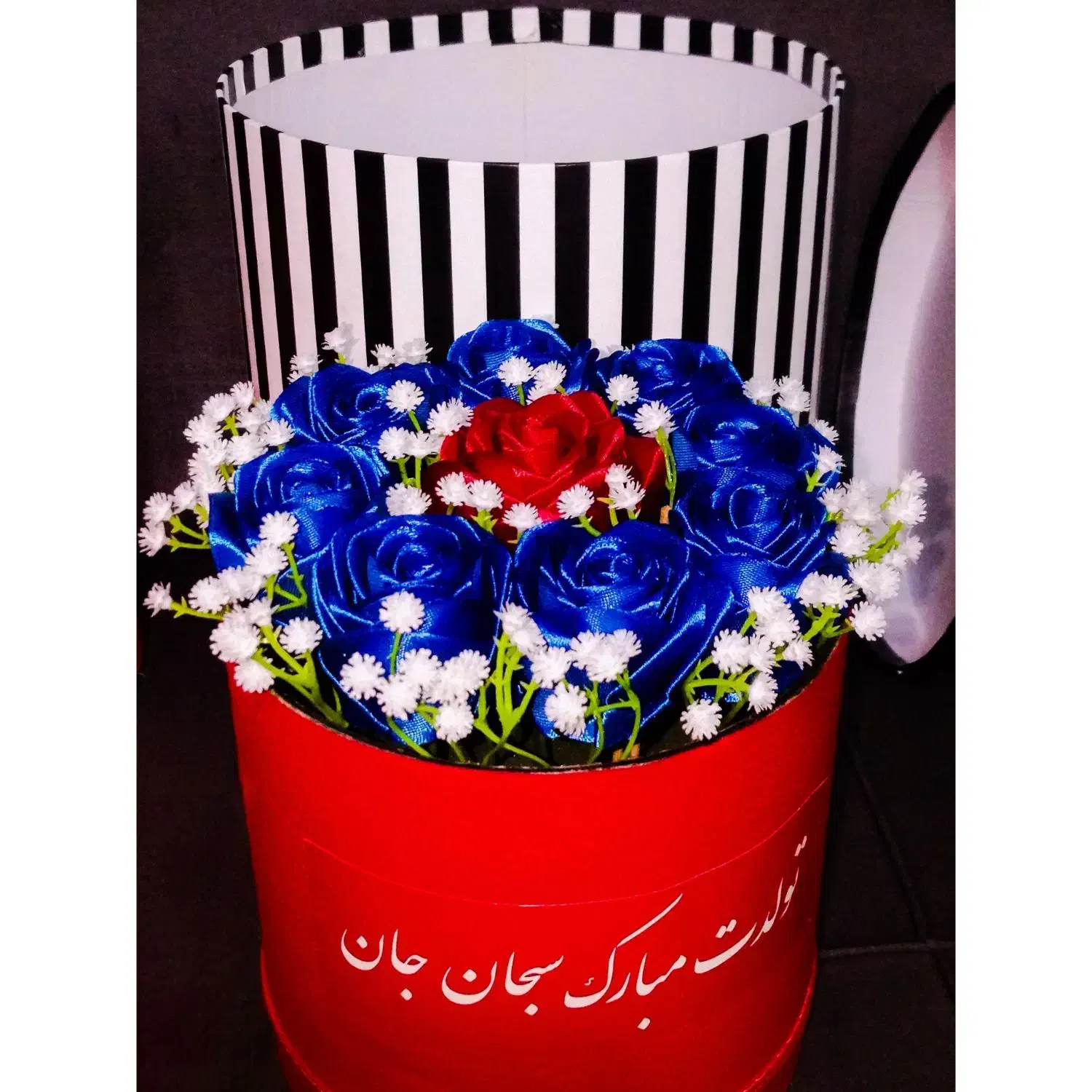 گل روشا|گل مصنوعی|رشت, کوی قدس|دیوار