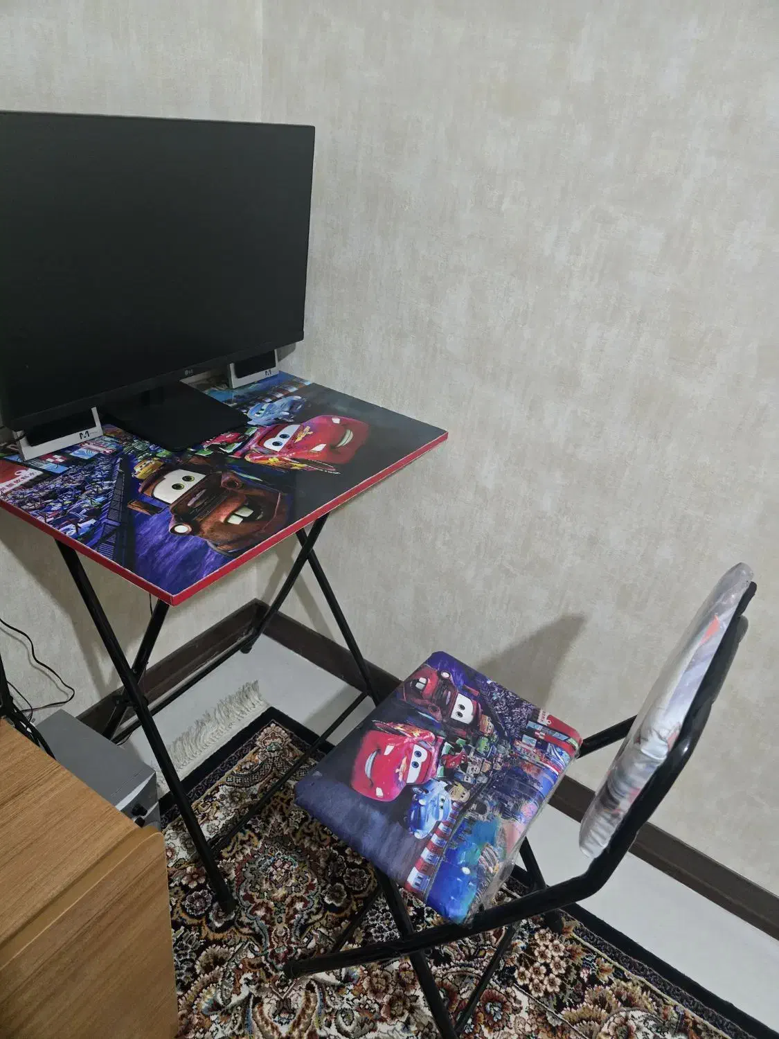 میز تحریر|میز تحریر و کامپیوتر|جم, |دیوار