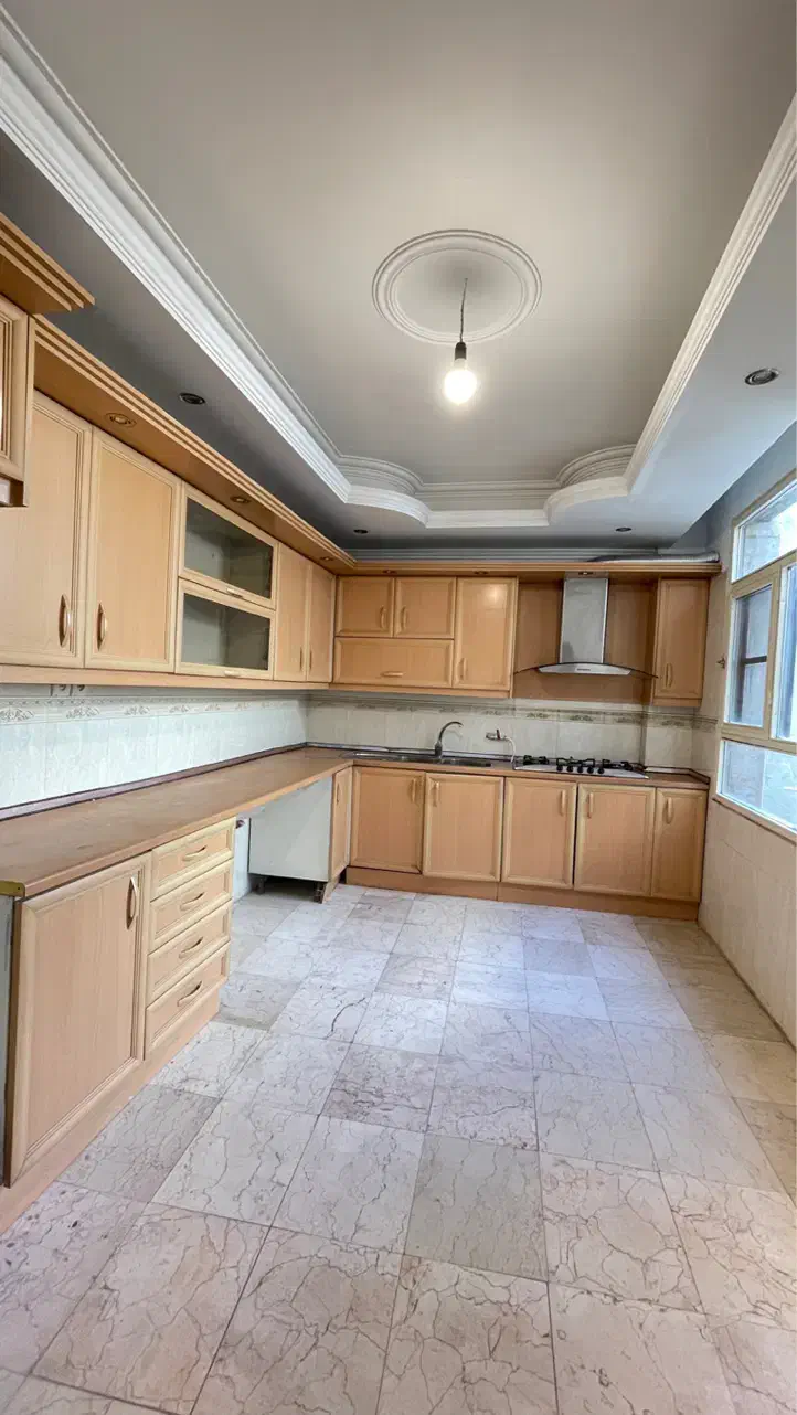 ۱۲۰متر همیلا/۲خواب بزرگ/سالن سه جهت پرده خور