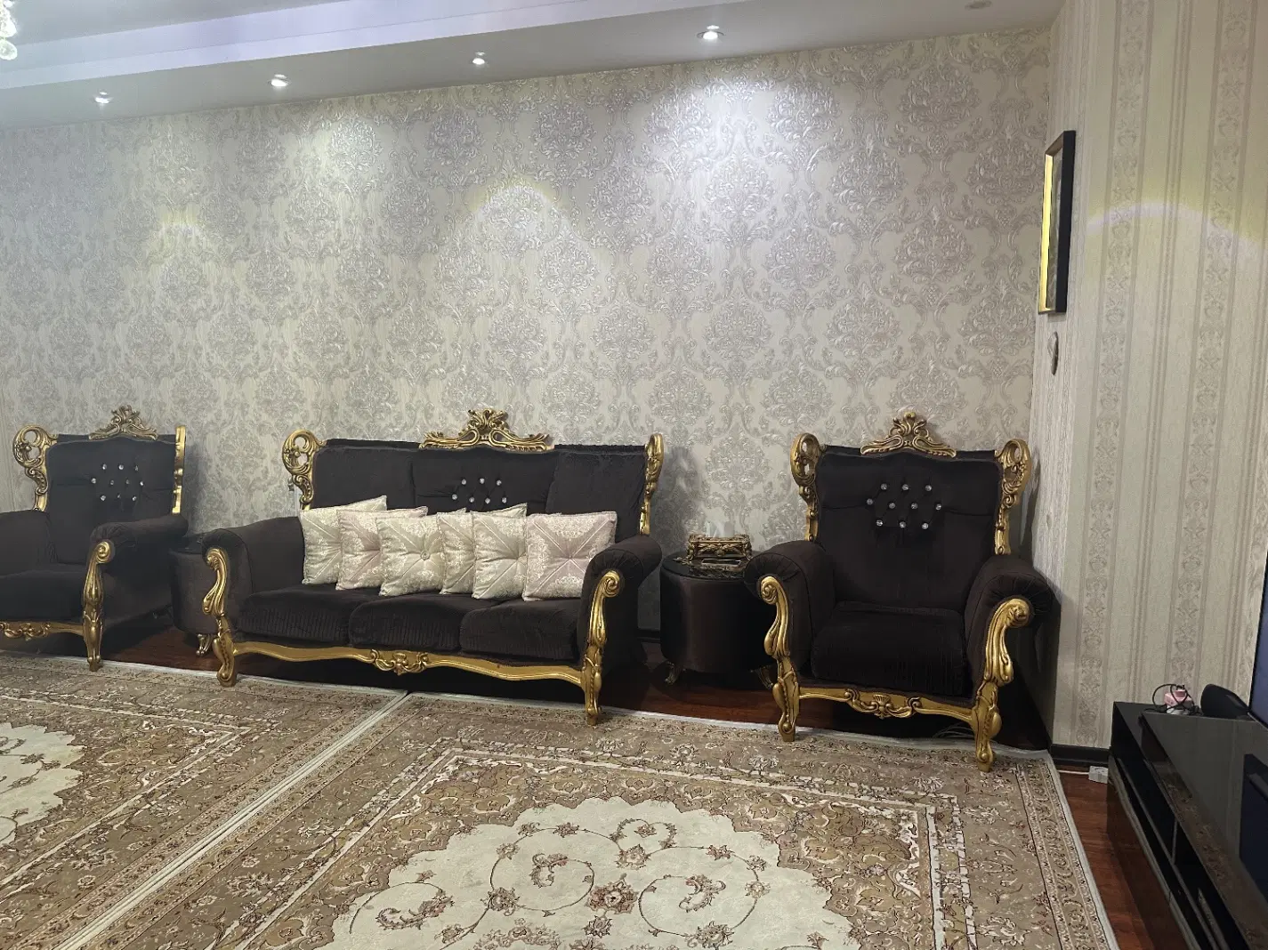 مبل|مبلمان خانگی و میز عسلی|هشتگرد, فاز ۳ مهستان|دیوار