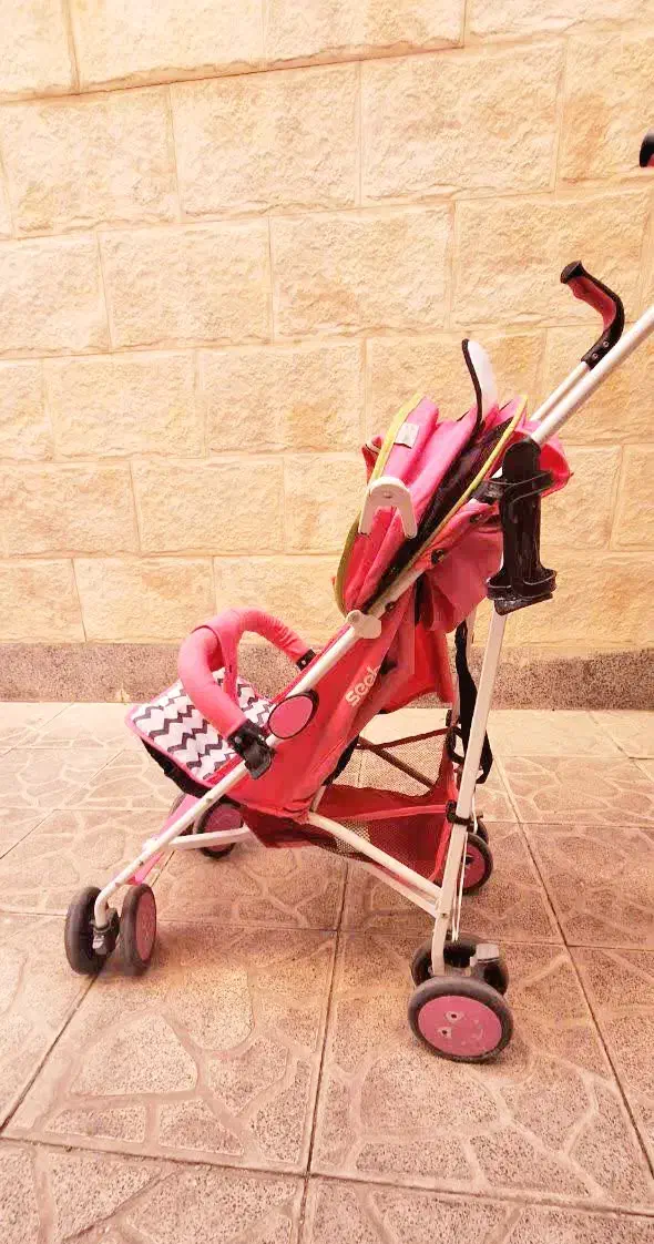 کالسکه، روروک، کریر و تخت نوزاد و کودک در حد نو|کالسکه و لوازم جانبی|همدان, |دیوار