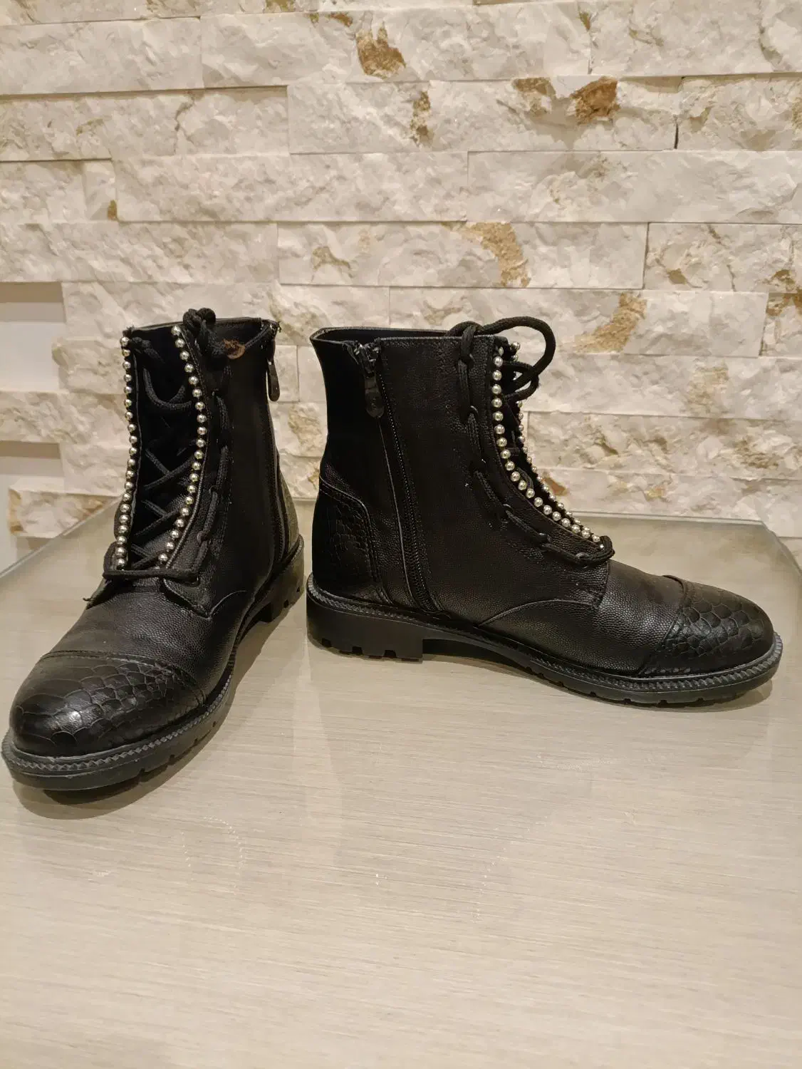 پوتین دخترانه|کیف، کفش، کمربند|میانه, |دیوار