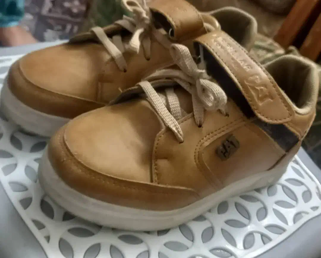 کفش شیک پسرانه سایز۳۴|کفش و لباس بچه|بروجرد, |دیوار