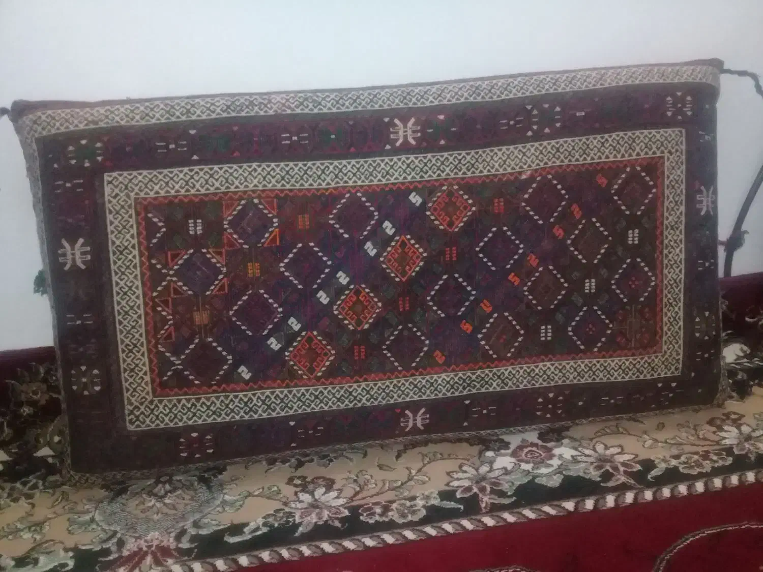 یک جفت پشتی دست بافت|پشتی|بجنورد, |دیوار