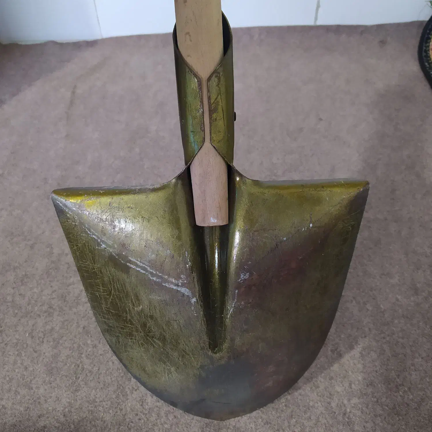 بیل شیر نشان استوک|مصالح و تجهیزات ساختمان|گلبهار, شهر جدید گلبهار|دیوار