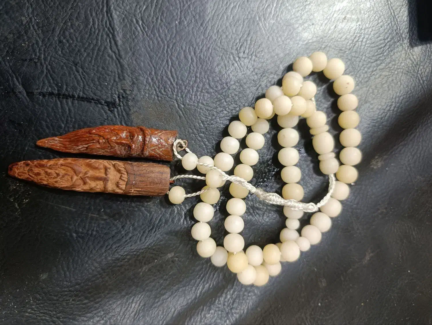 تسبیح|کلکسیون اشیاء عتیقه|همدان, |دیوار