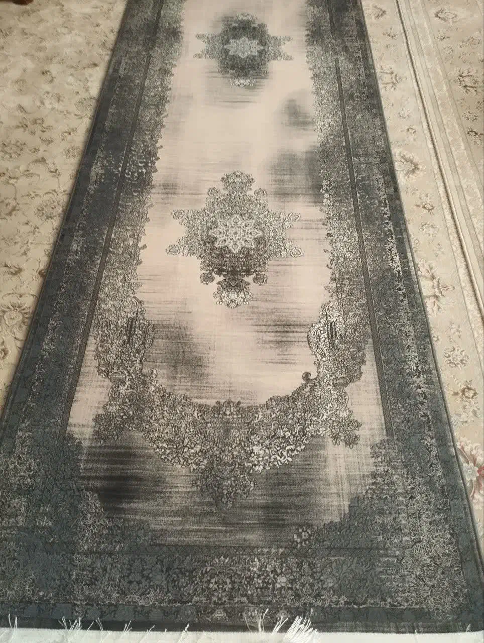 فرش ۹متری وکناره|فرش|کرج, شاهین‌ویلا|دیوار